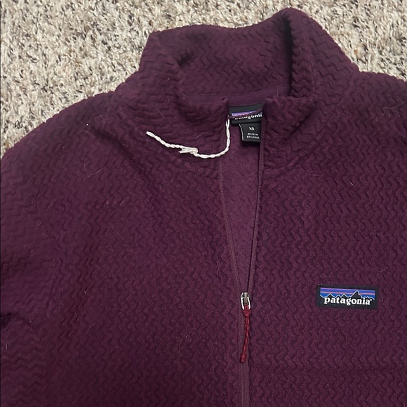 Patagonia R1 Women’s Half Zip-Up Air Fleece in Deep Burgundy - Picture 2 of 2